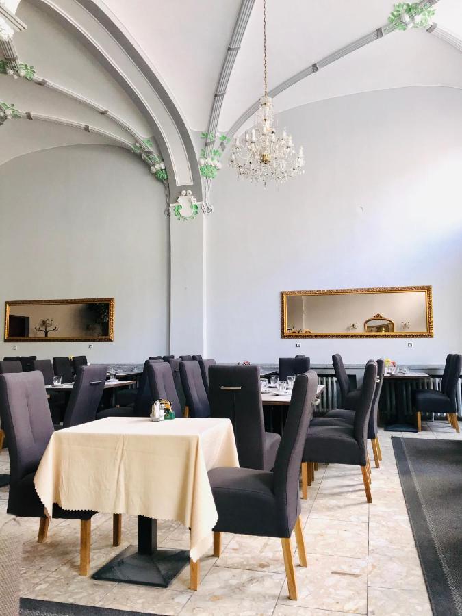 Hotel Bila Ruze Strakonice Zewnętrze zdjęcie