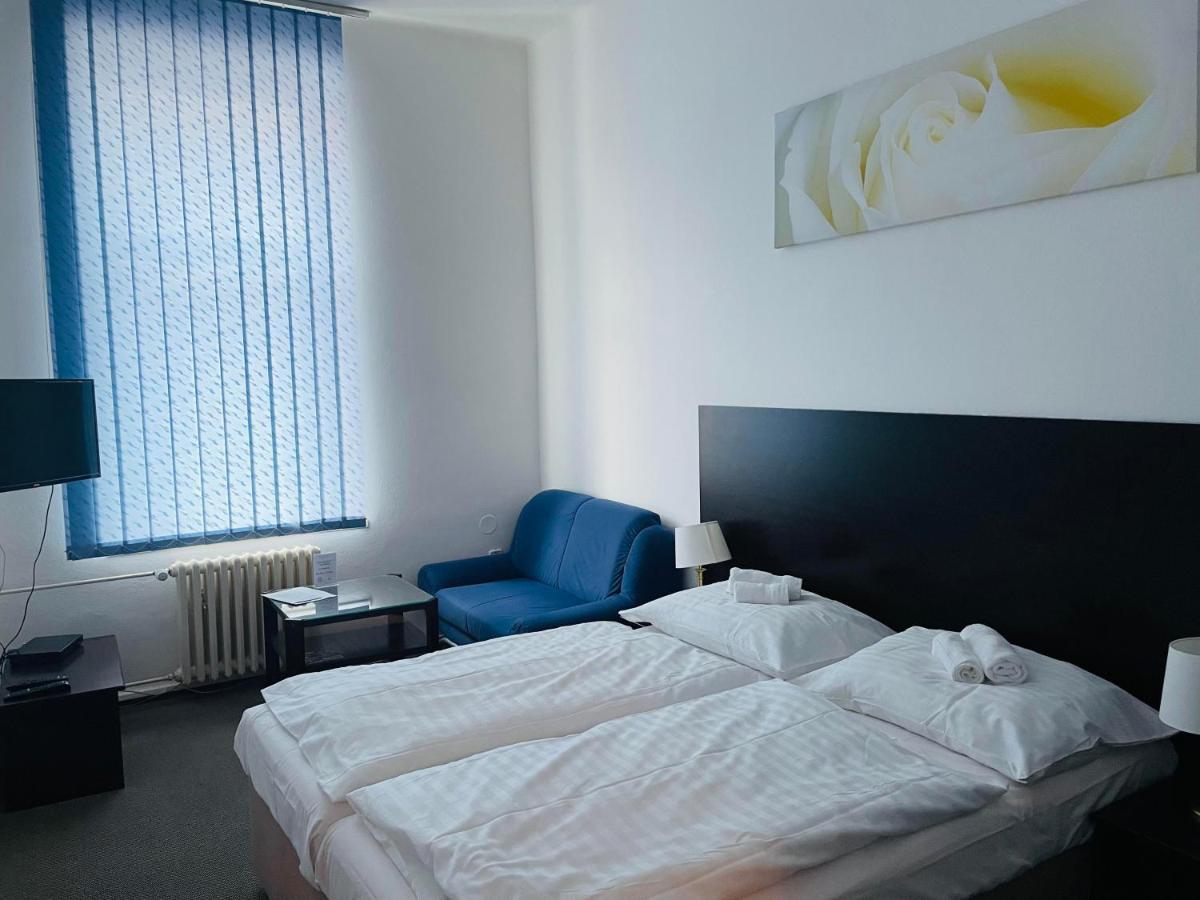 Hotel Bila Ruze Strakonice Zewnętrze zdjęcie