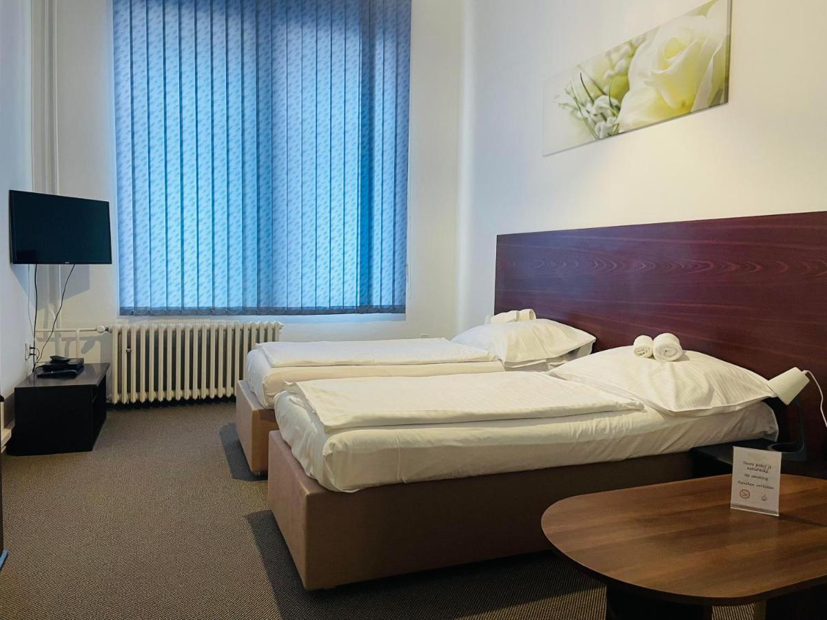 Hotel Bila Ruze Strakonice Zewnętrze zdjęcie