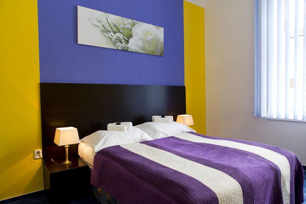 Hotel Bila Ruze Strakonice Zewnętrze zdjęcie