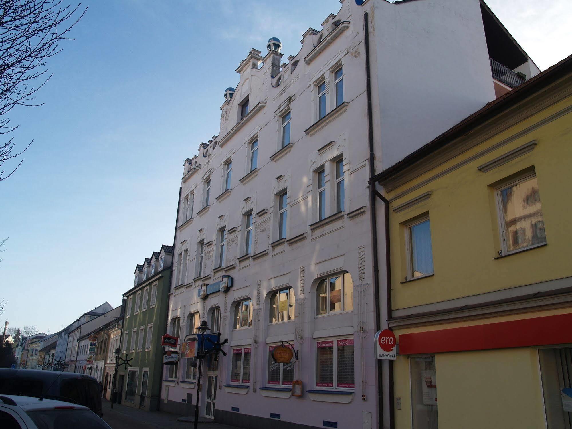 Hotel Bila Ruze Strakonice Zewnętrze zdjęcie